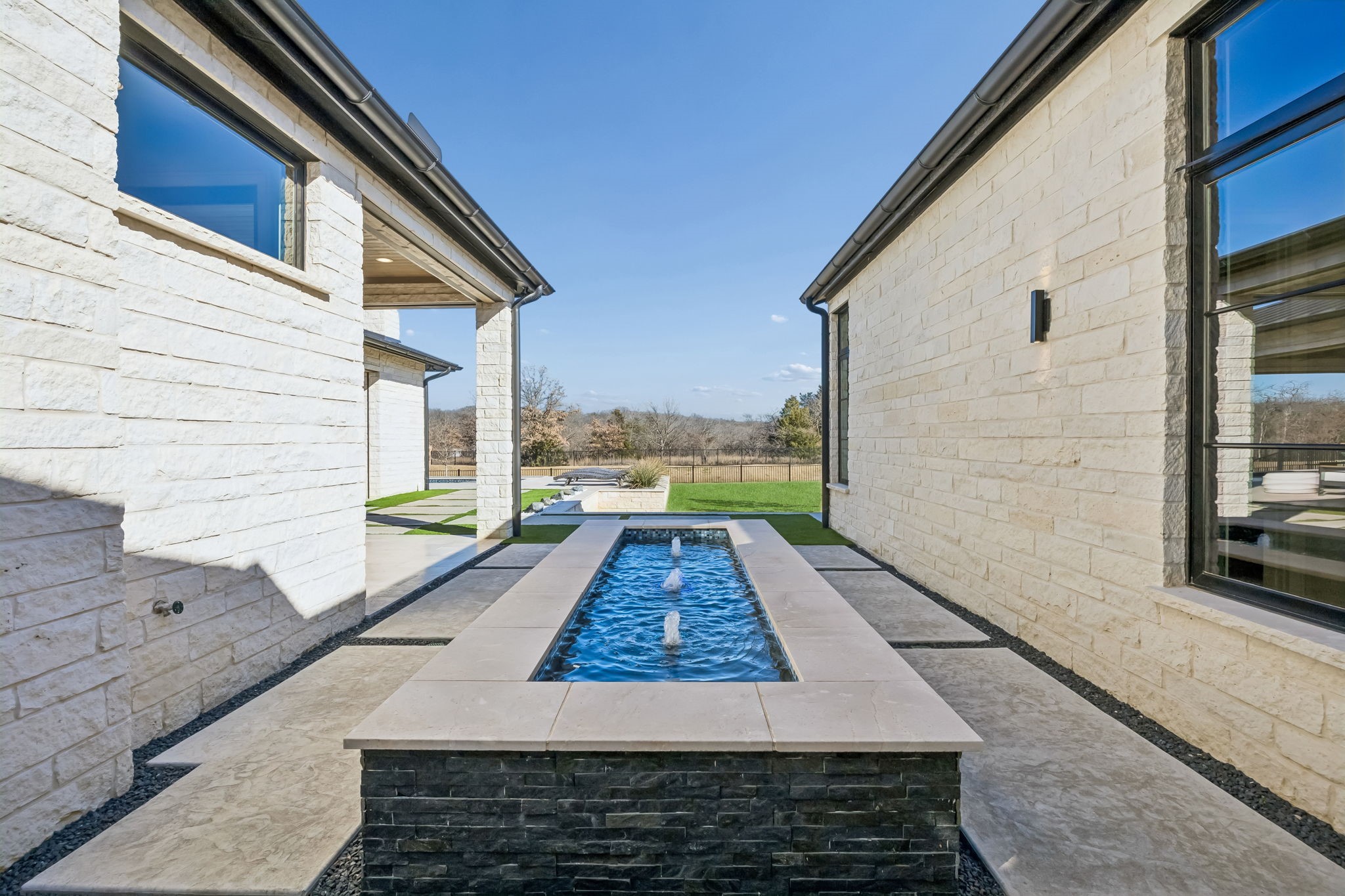 4401 Saddleback Lane