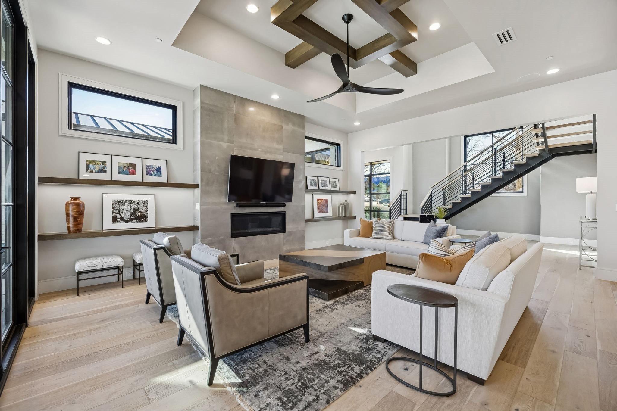 4401 Saddleback Lane