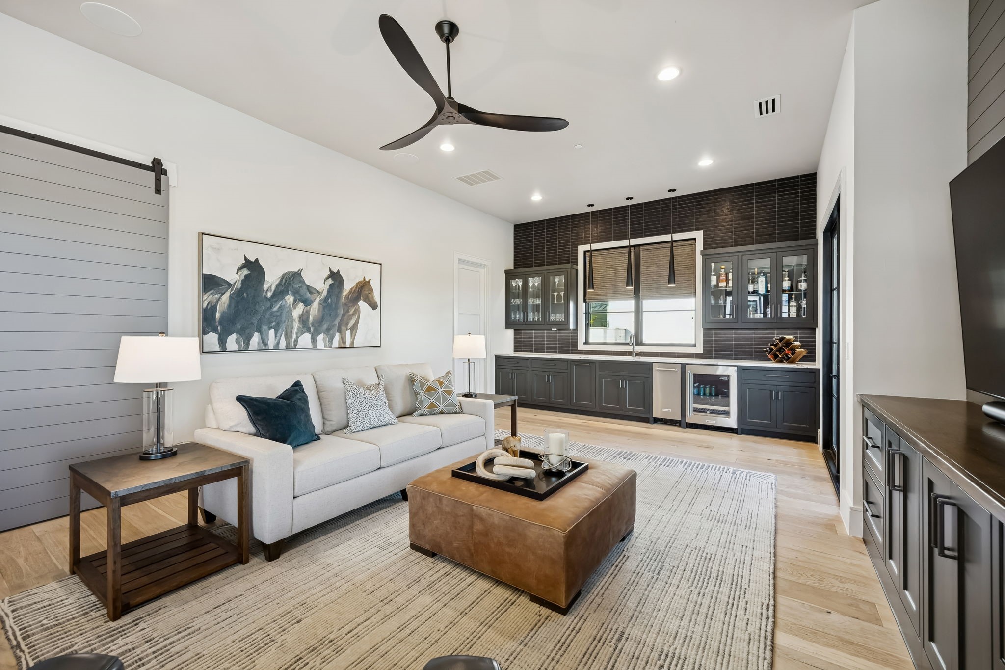 4401 Saddleback Lane