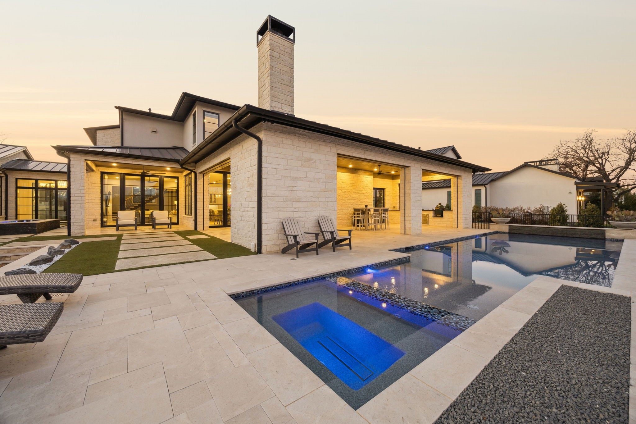 4401 Saddleback Lane