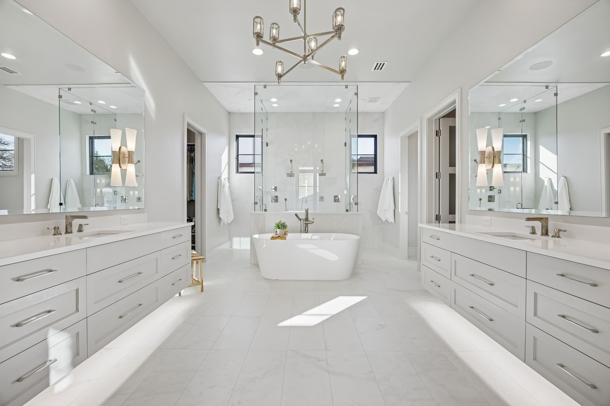 4401 Saddleback Lane