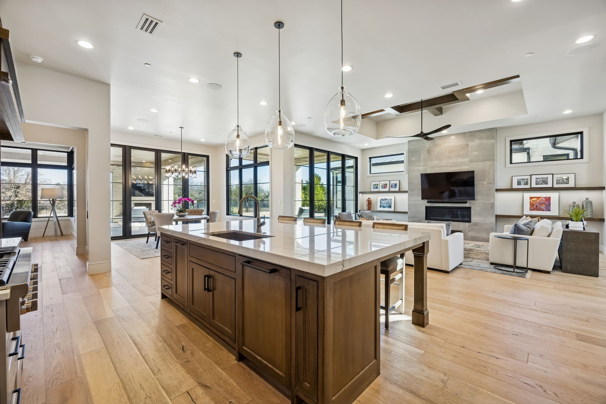 4401 Saddleback Lane