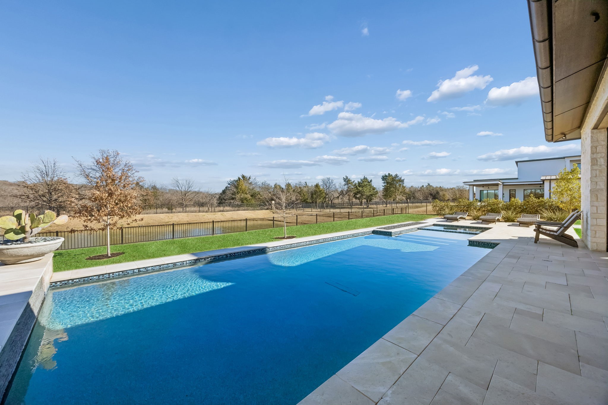 4401 Saddleback Lane