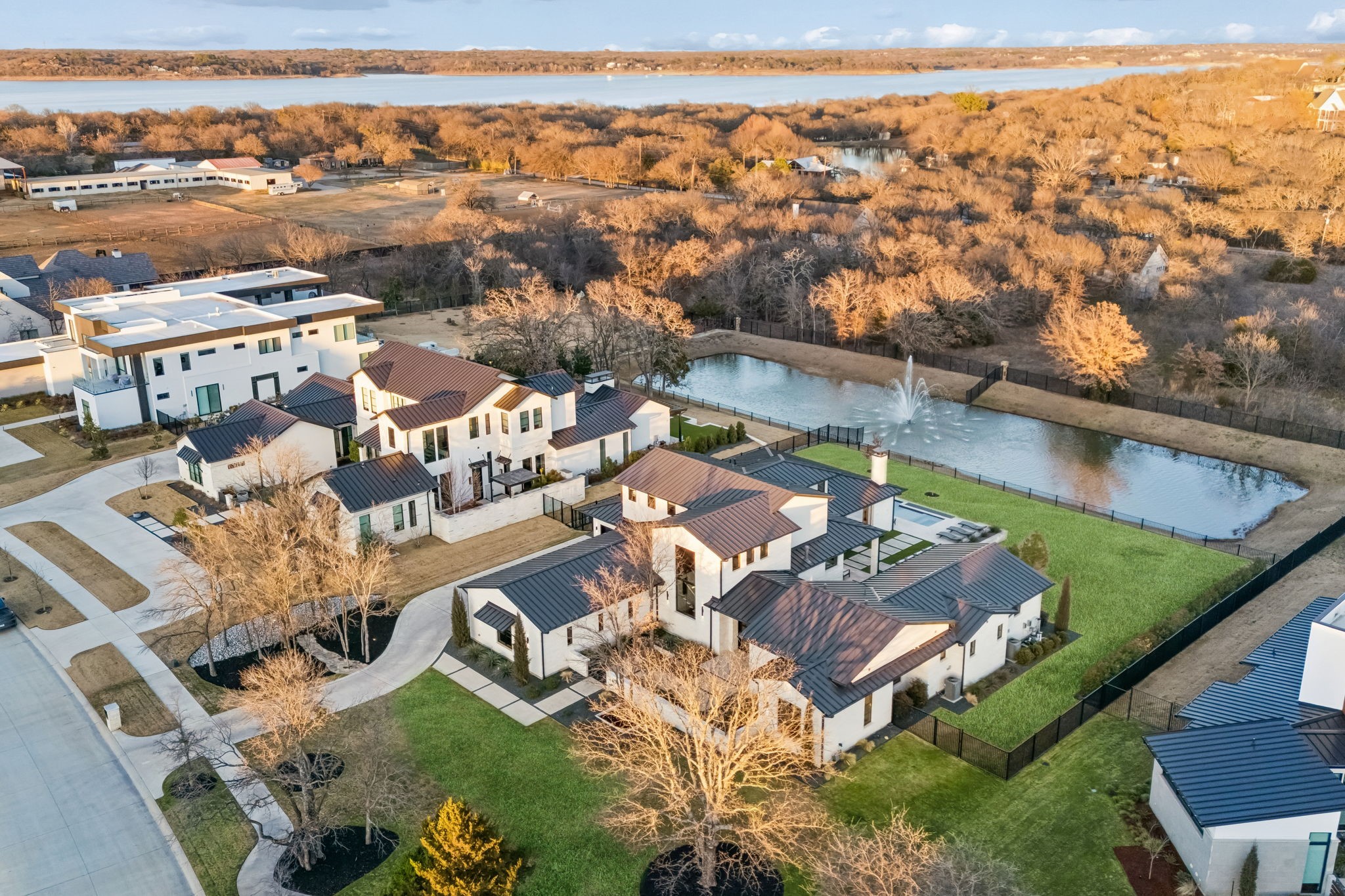 4401 Saddleback Lane