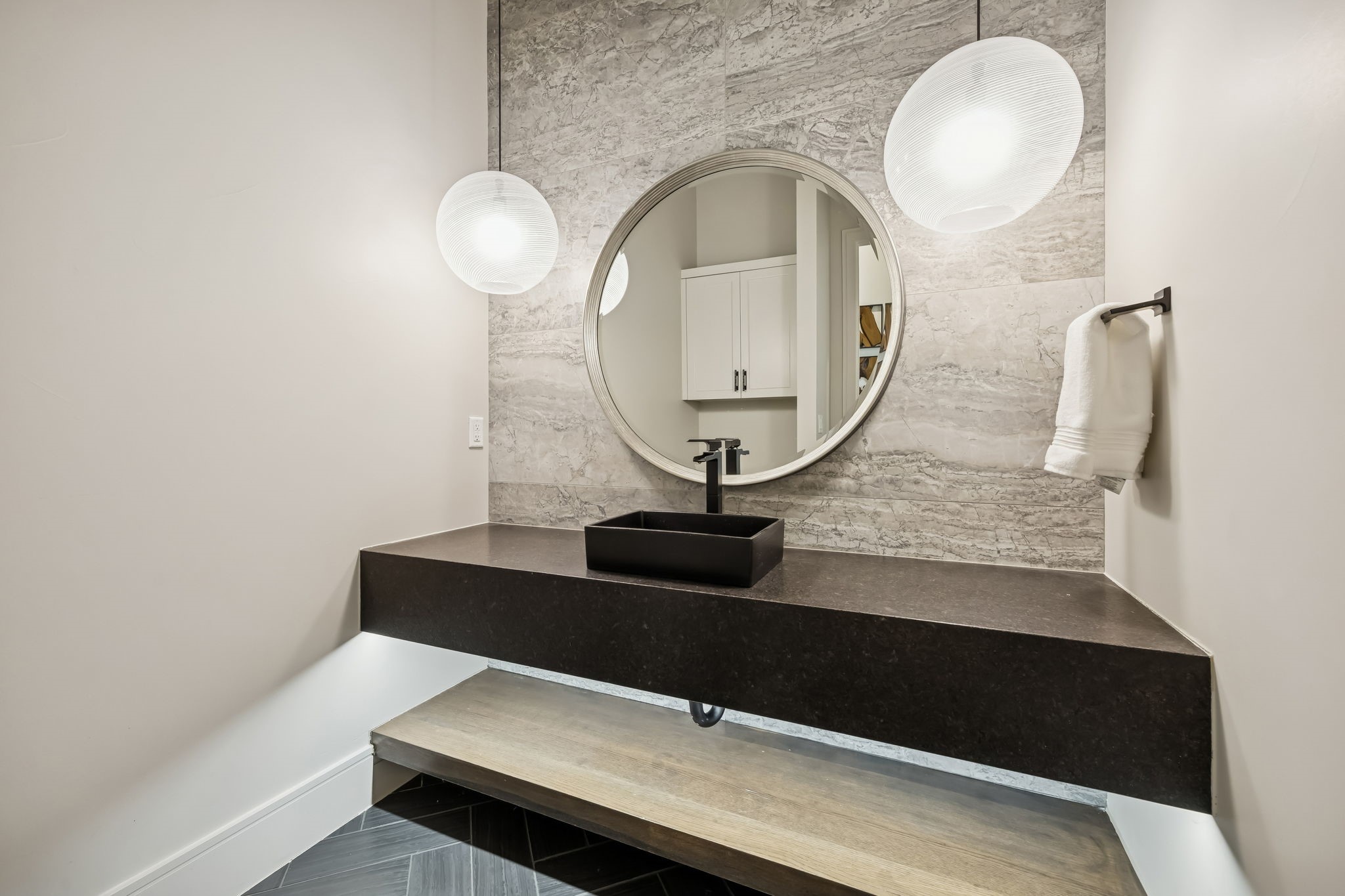 4401 Saddleback Lane