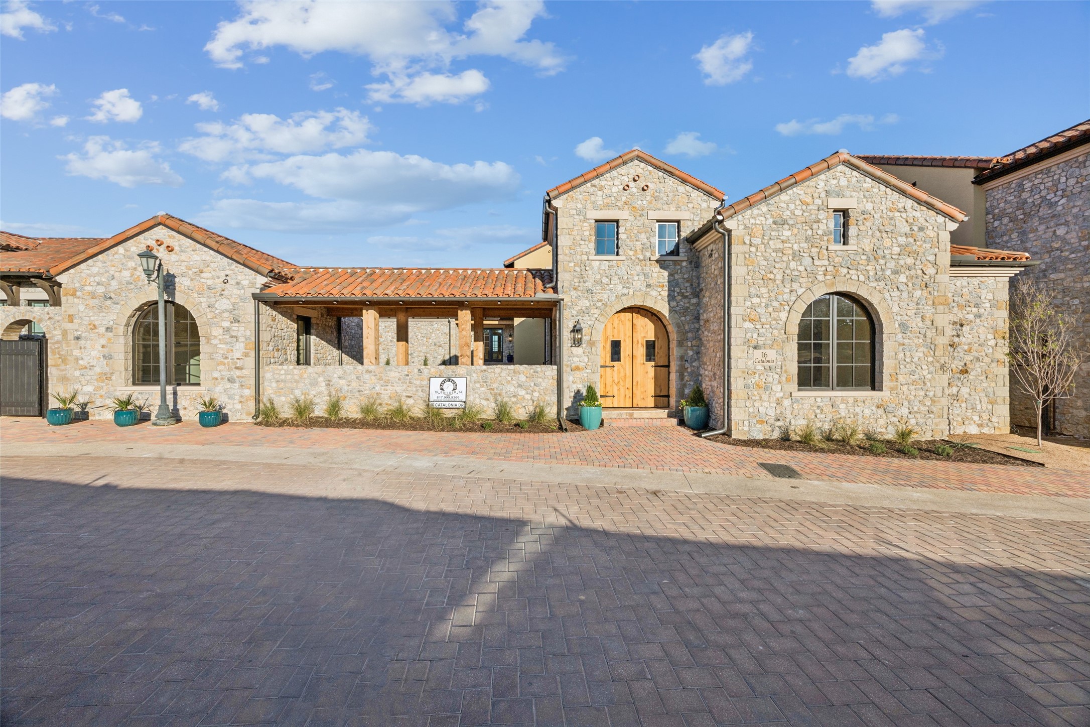 16 Catalonia Drive