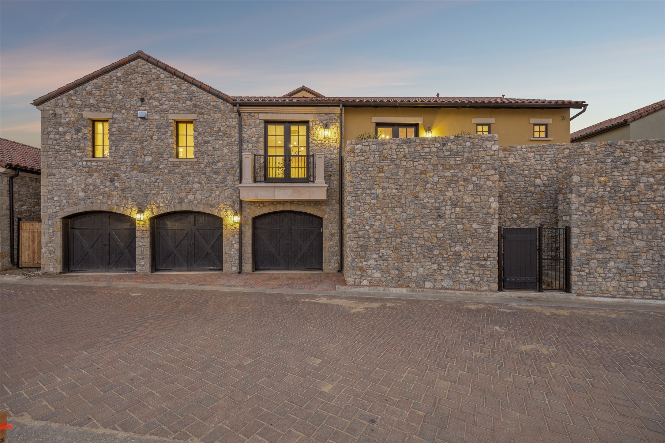 16 Catalonia Drive