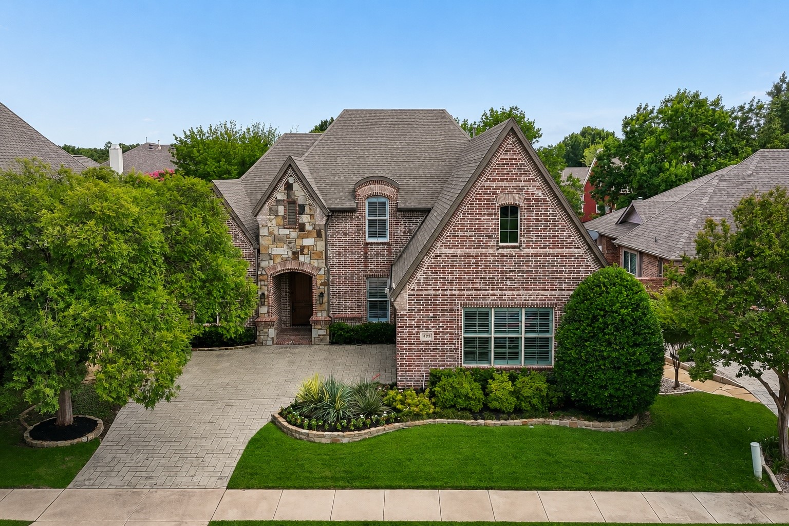 425 Waterford Lane