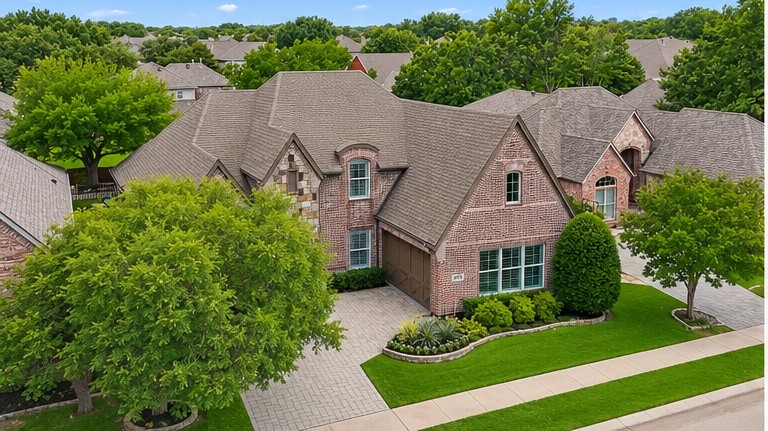 425 Waterford Lane