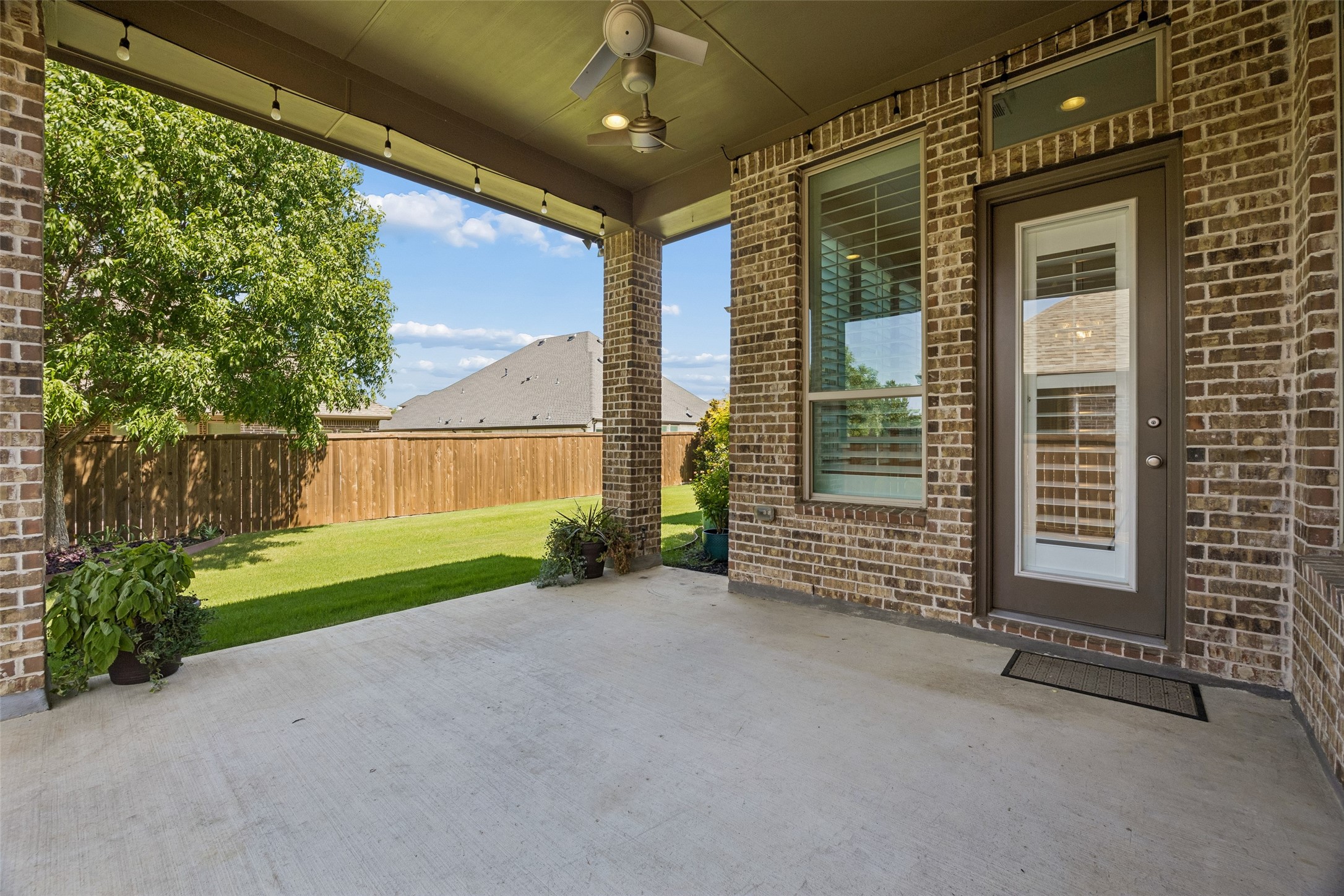 1004 W Bluff Way