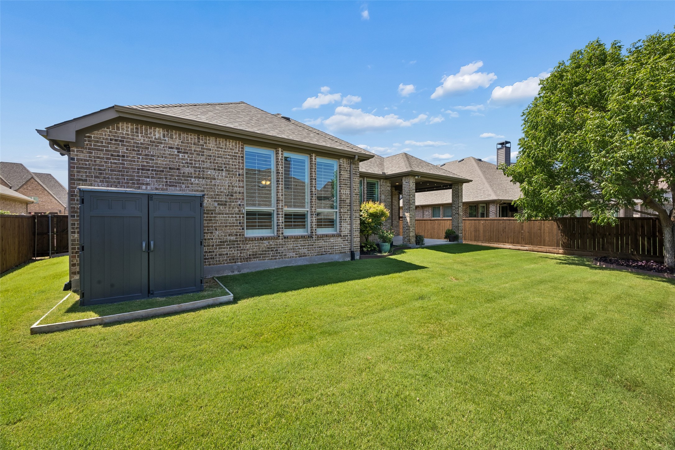 1004 W Bluff Way
