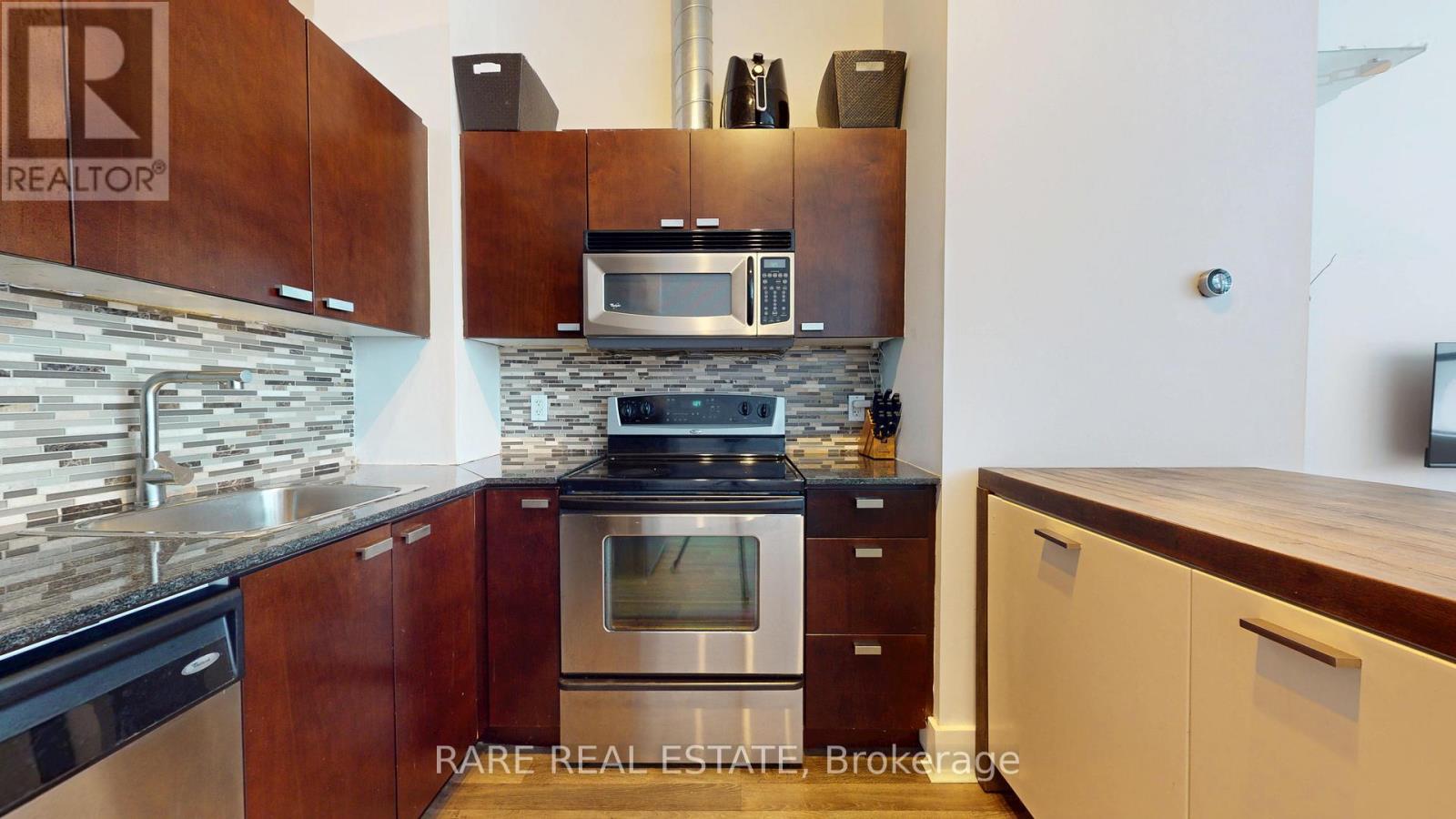 530 - 637 LAKE SHORE BOULEVARD W