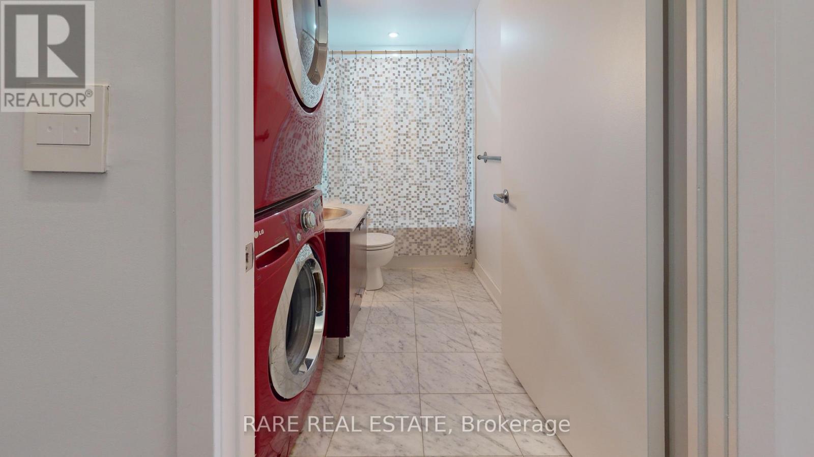 530 - 637 LAKE SHORE BOULEVARD W