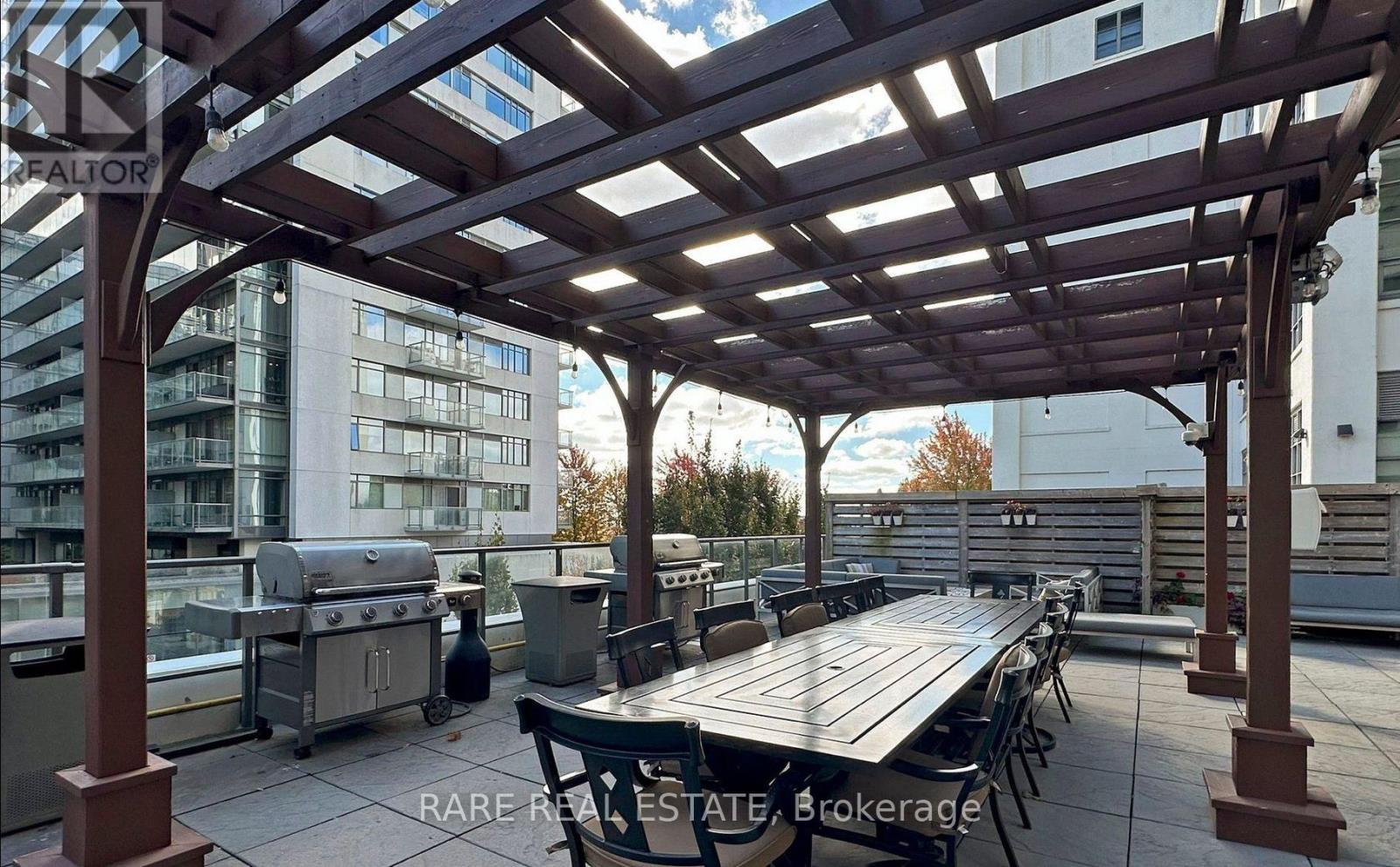 530 - 637 LAKE SHORE BOULEVARD W