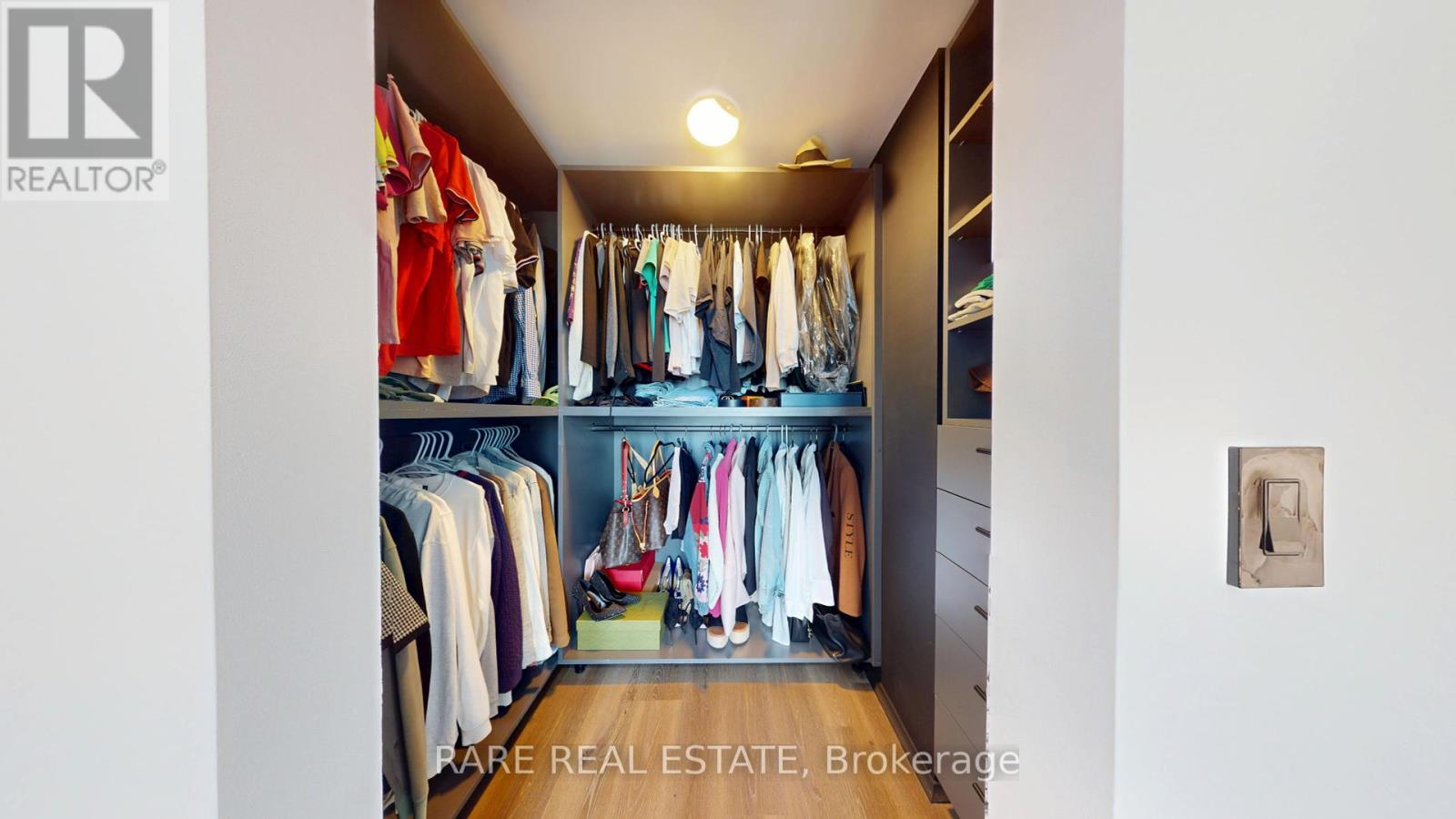 1403 - 10 DEERLICK COURT