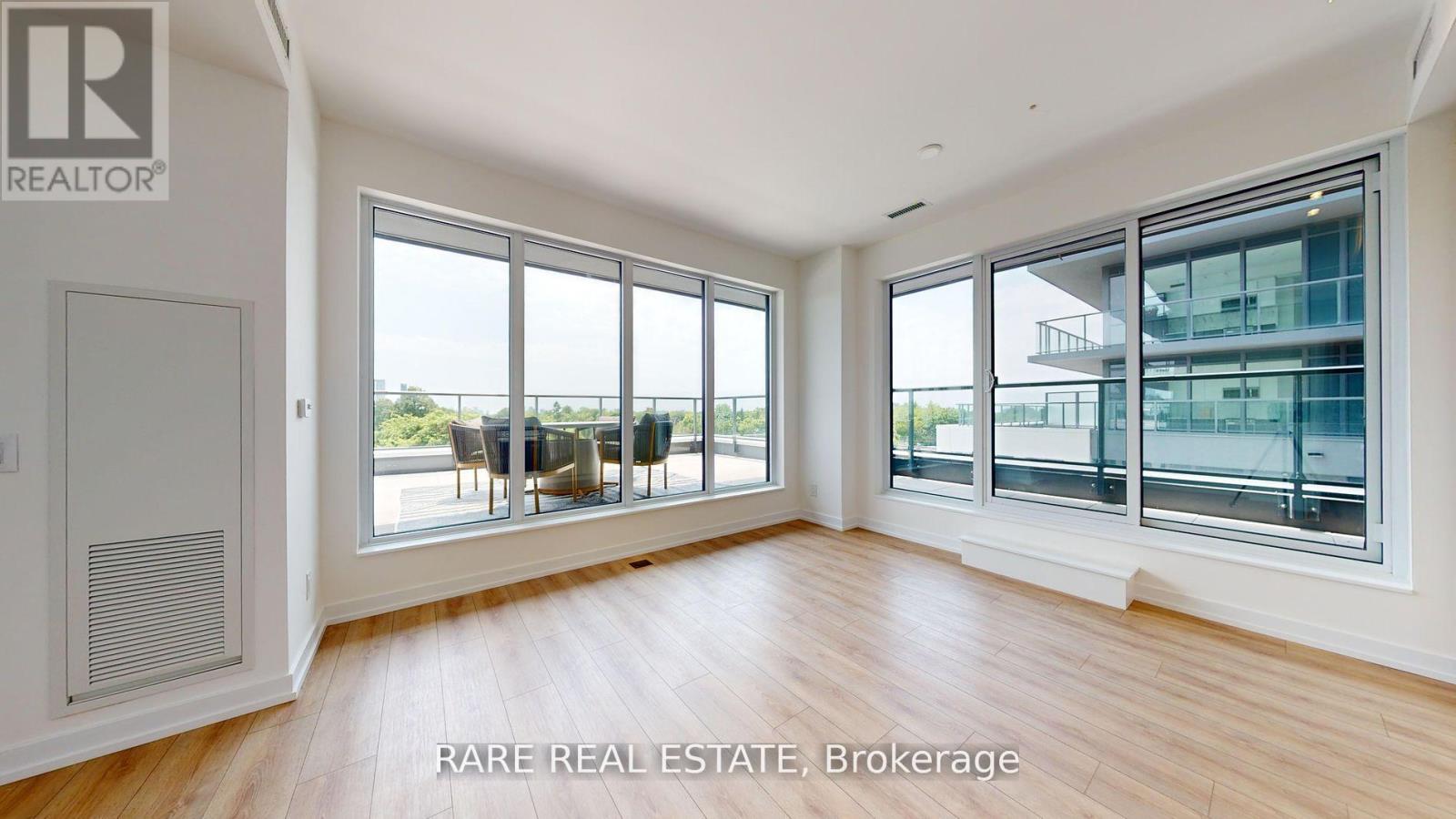 417 - 500 DUPONT STREET