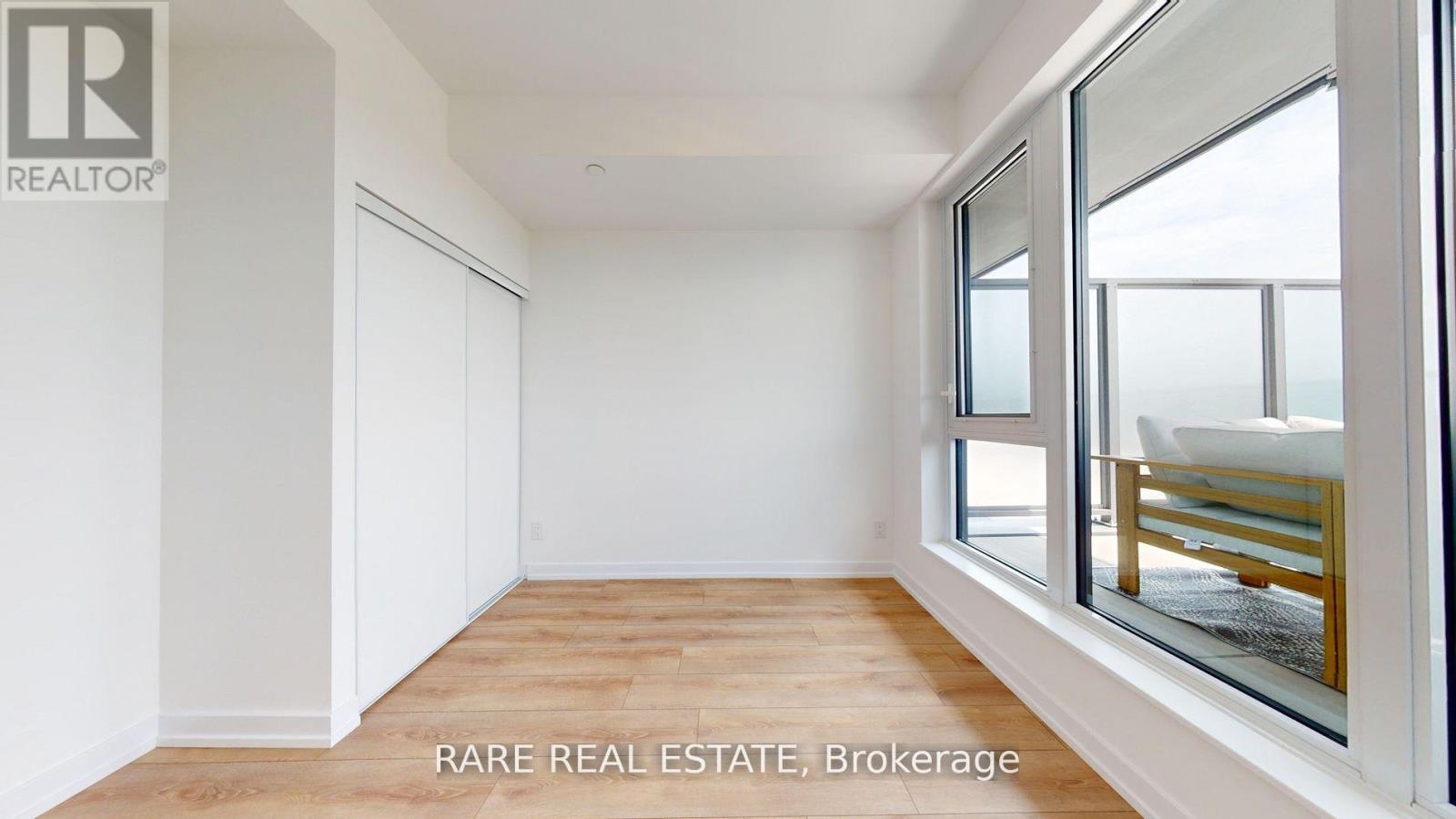 417 - 500 DUPONT STREET