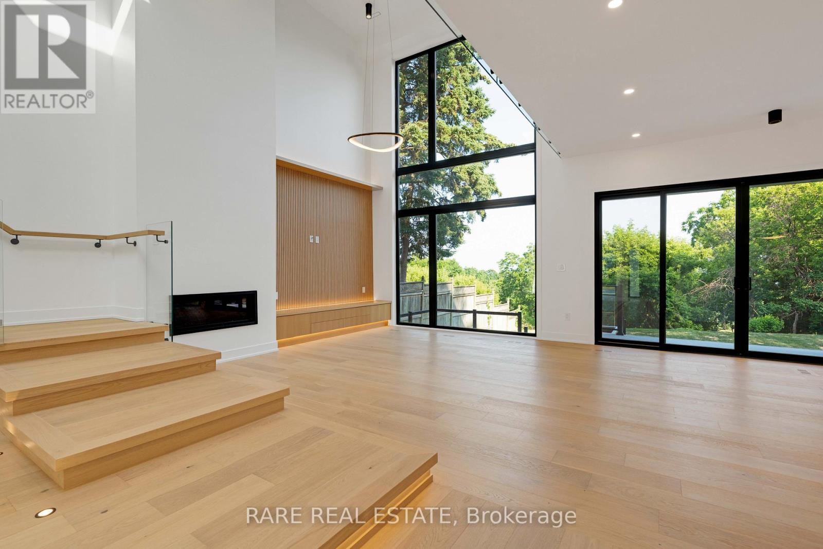 29 CLIFFCREST DRIVE