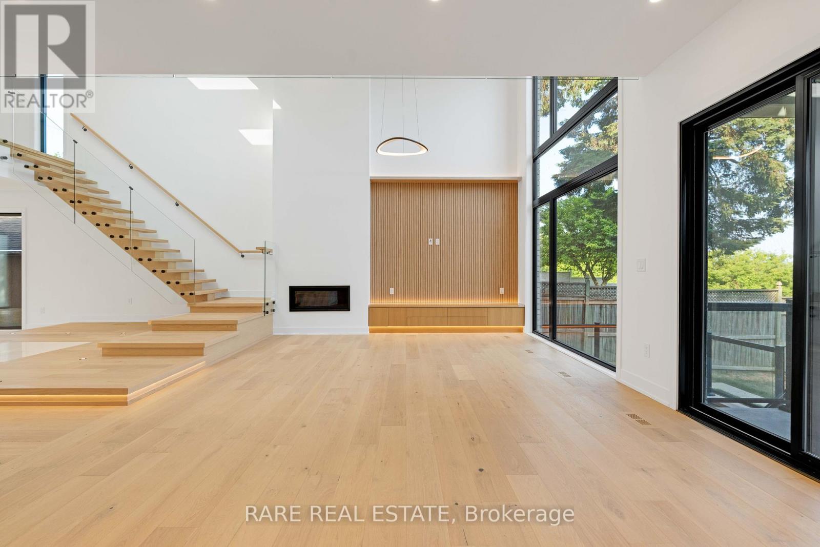 29 CLIFFCREST DRIVE