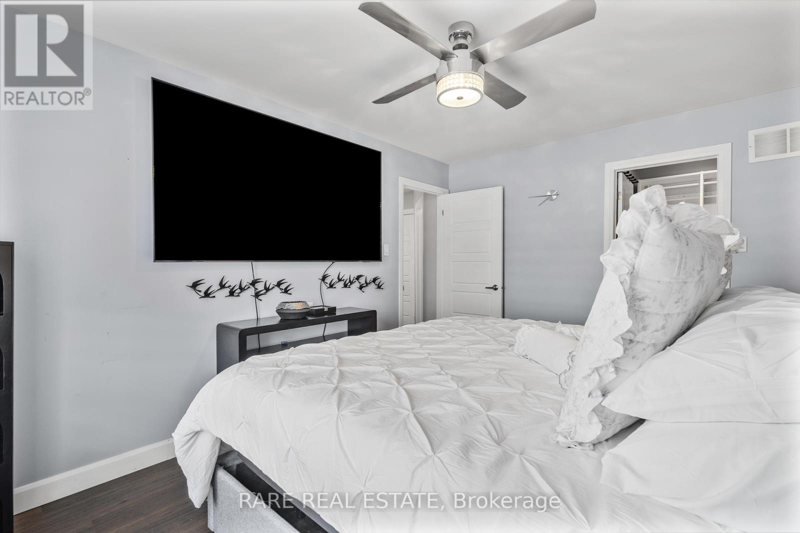 107 - 165 HAMPSHIRE WAY