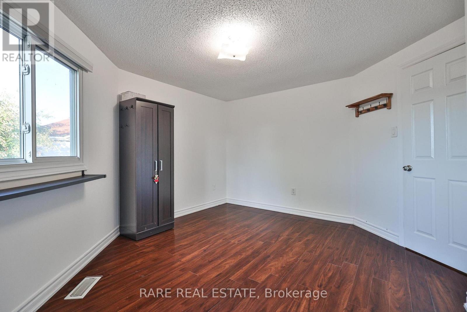 3576 CHERRINGTON CRESCENT