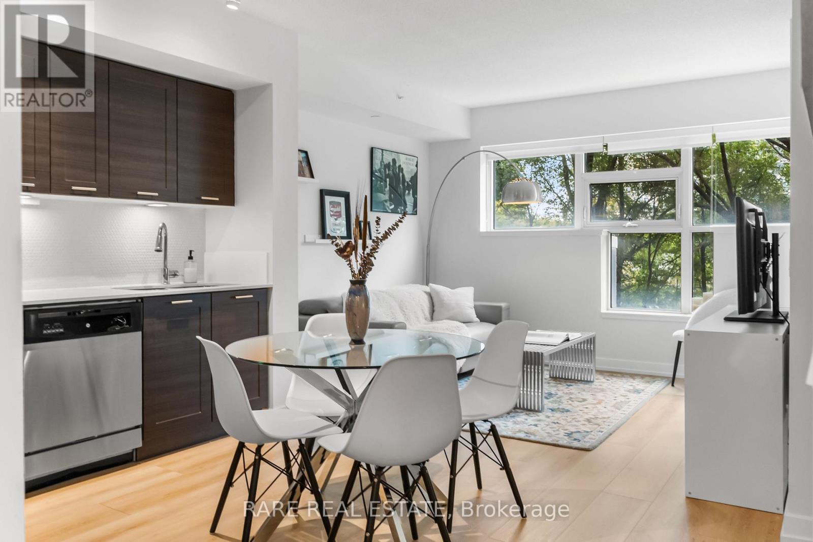 301 - 2220 LAKE SHORE BOULEVARD W