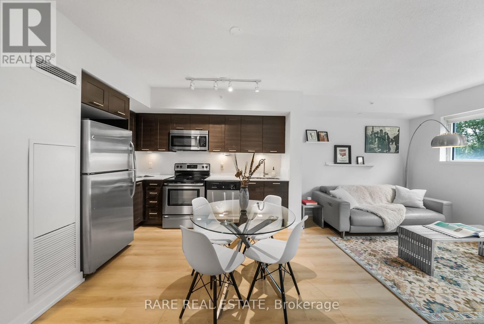 301 - 2220 LAKE SHORE BOULEVARD W