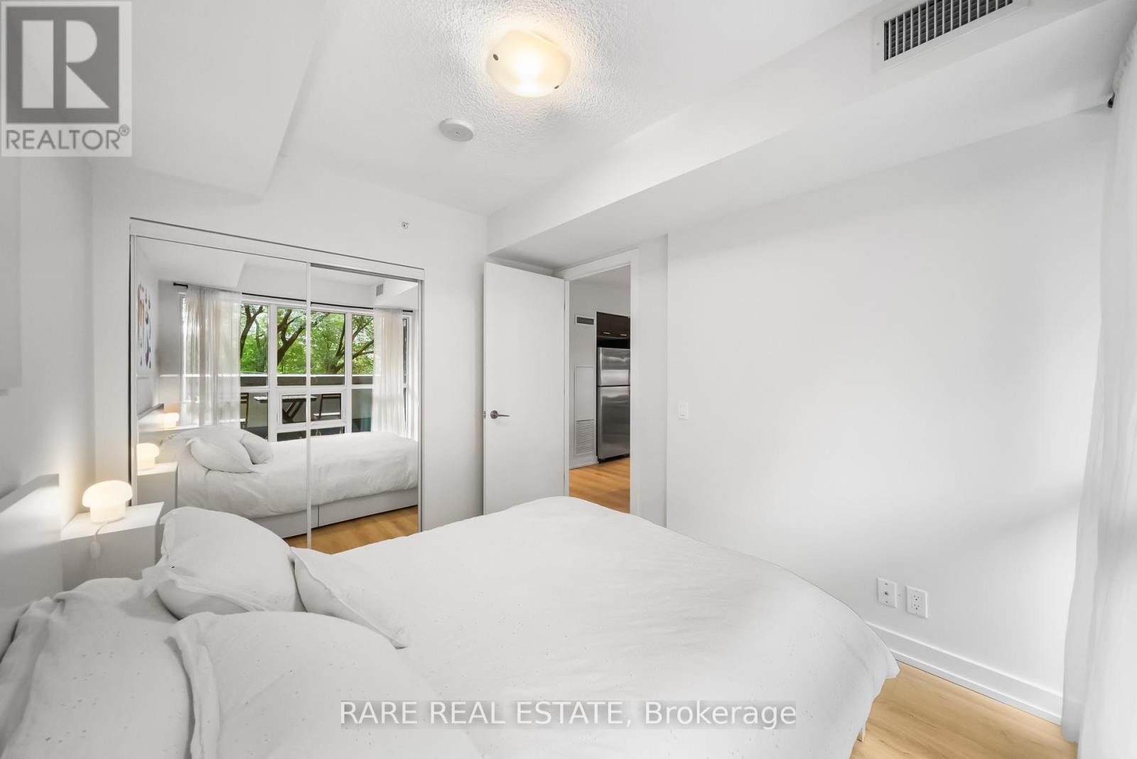 301 - 2220 LAKE SHORE BOULEVARD W