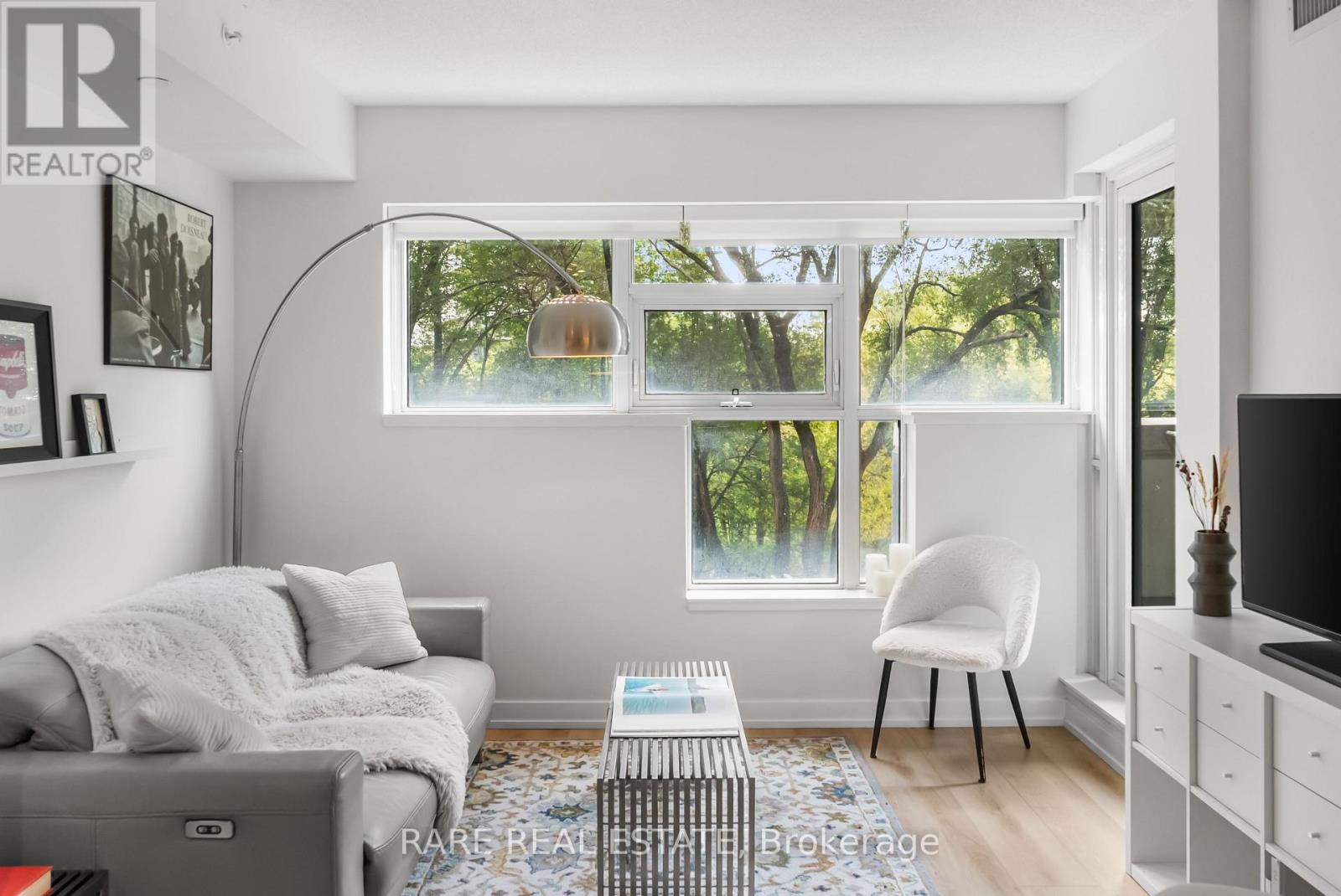 301 - 2220 LAKE SHORE BOULEVARD W