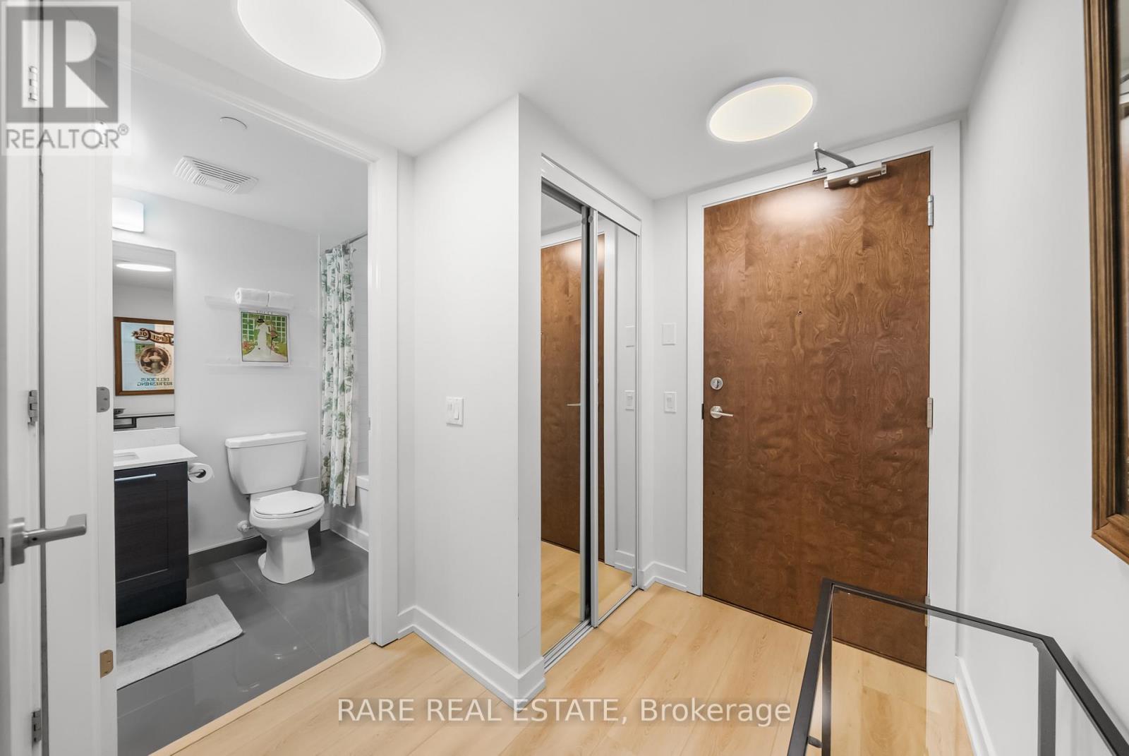 301 - 2220 LAKE SHORE BOULEVARD W