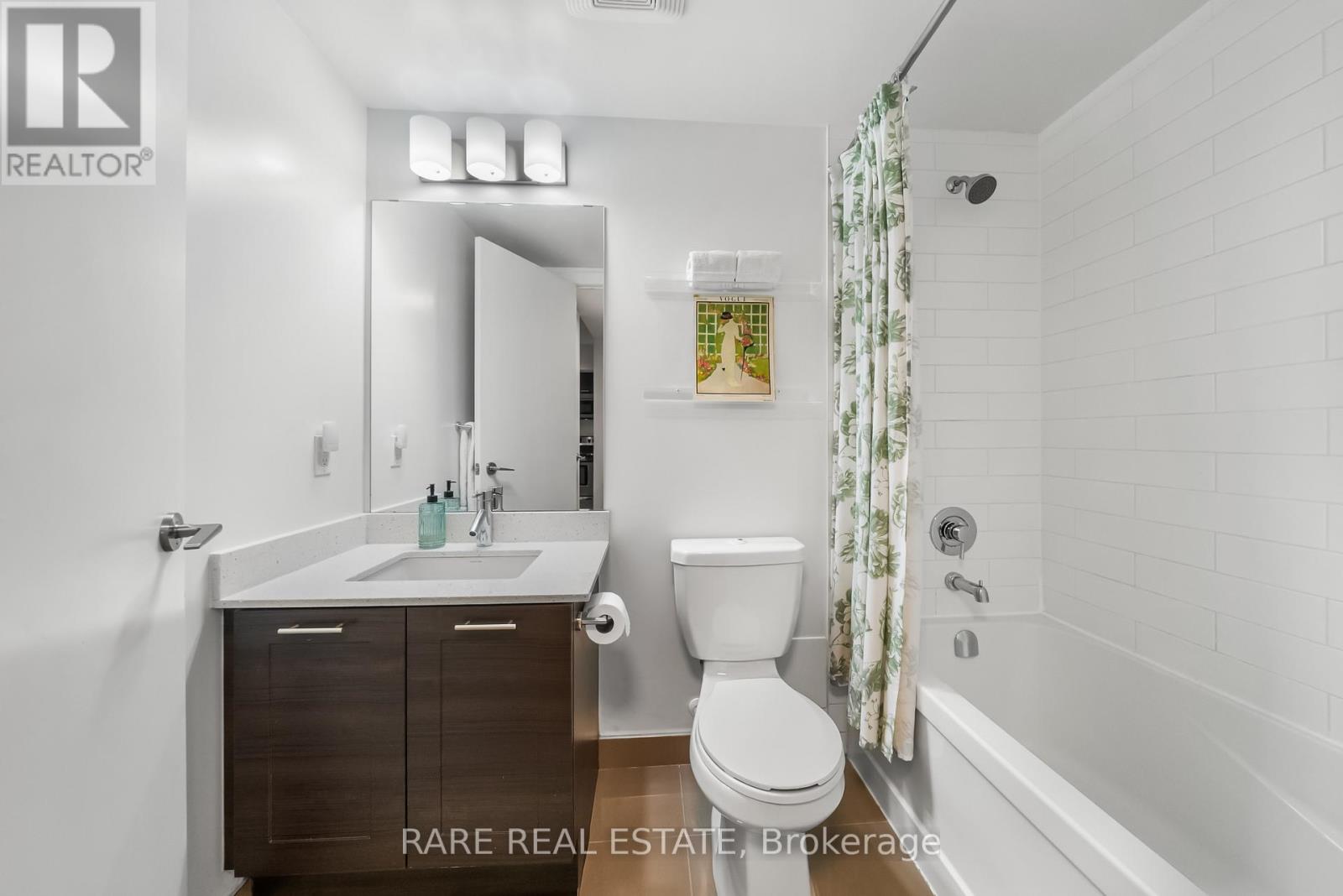 301 - 2220 LAKE SHORE BOULEVARD W