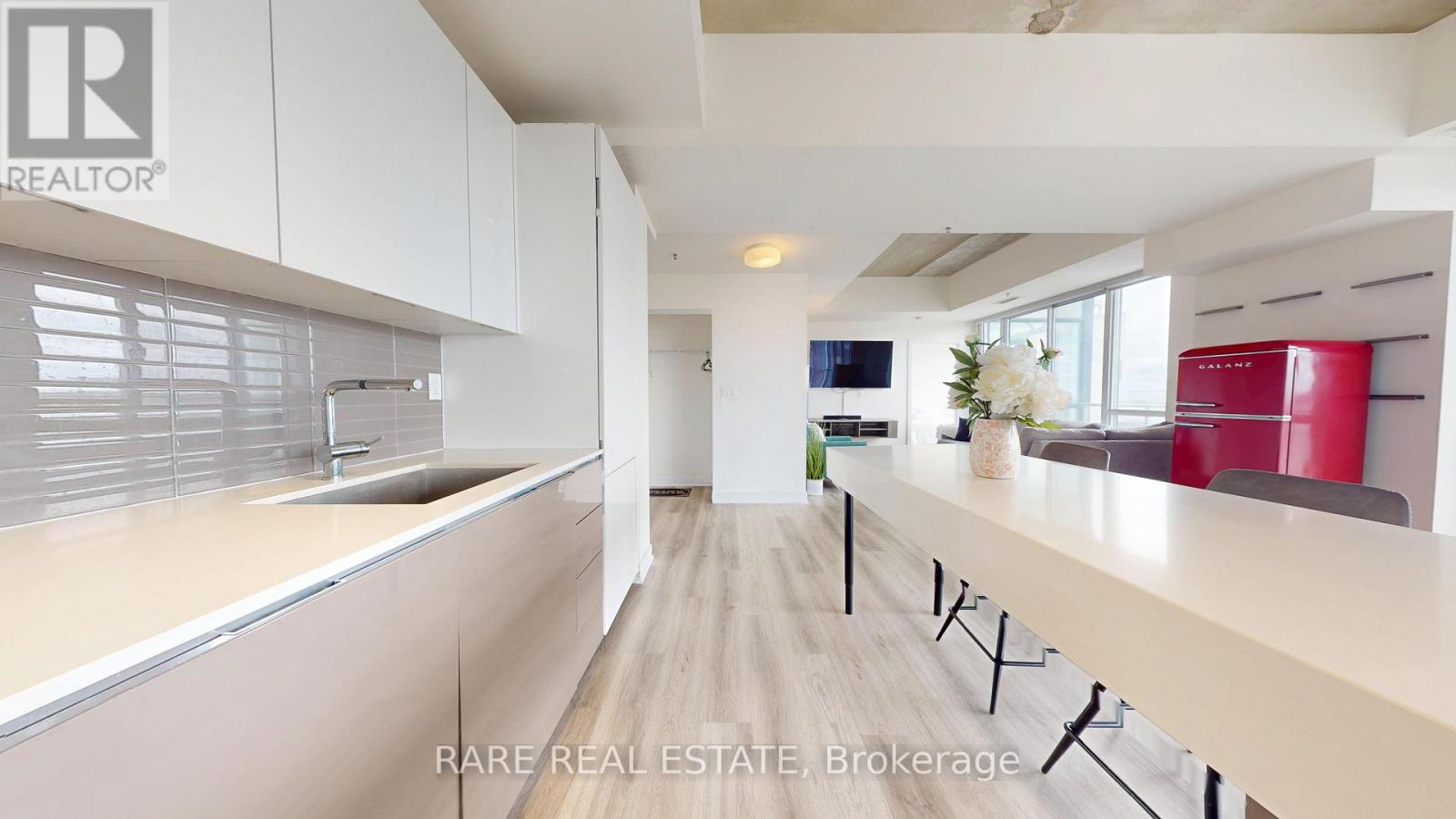 501 - 51 LADY BANK ROAD