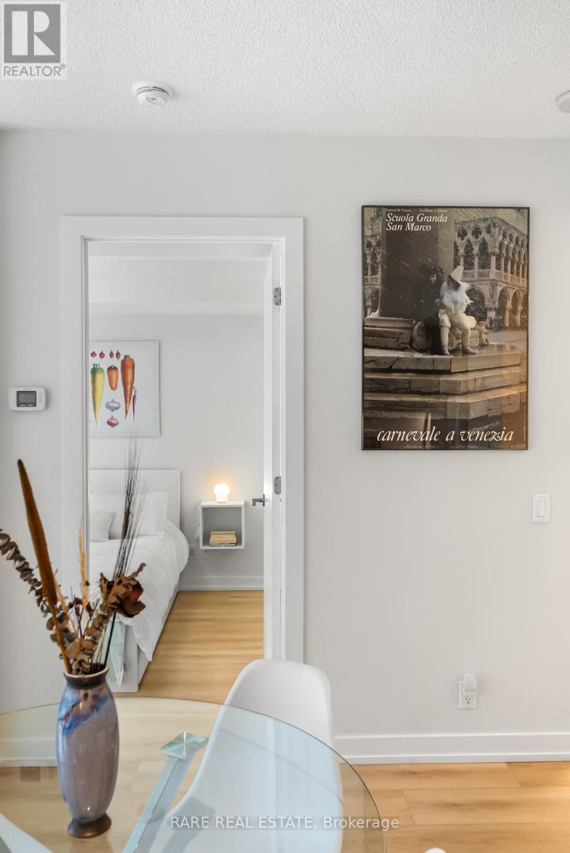 301 - 2220 LAKE SHORE BOULEVARD W