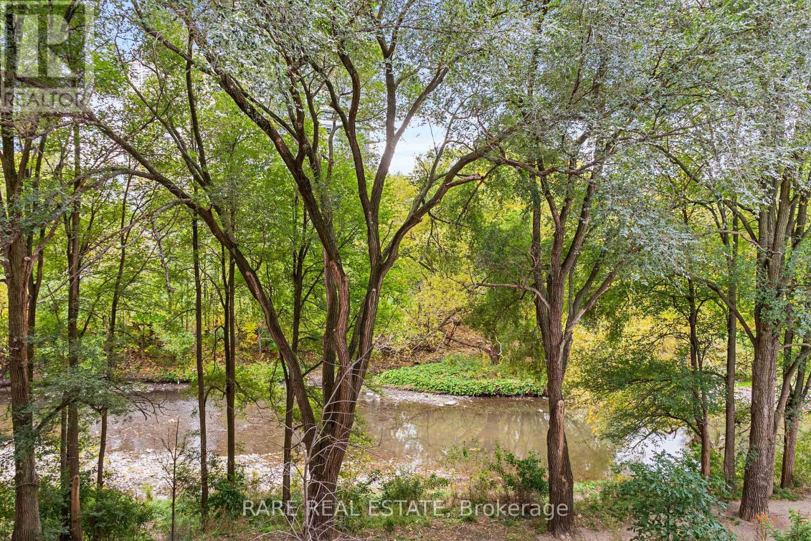 301 - 2220 LAKE SHORE BOULEVARD W