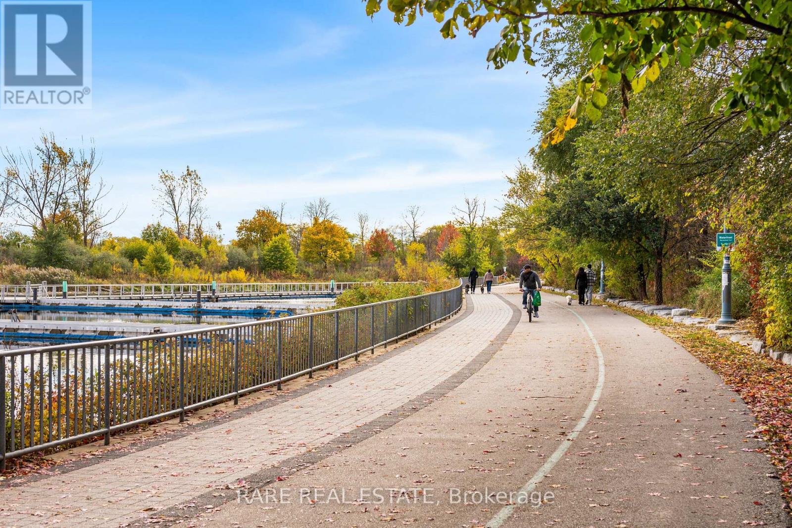 301 - 2220 LAKE SHORE BOULEVARD W