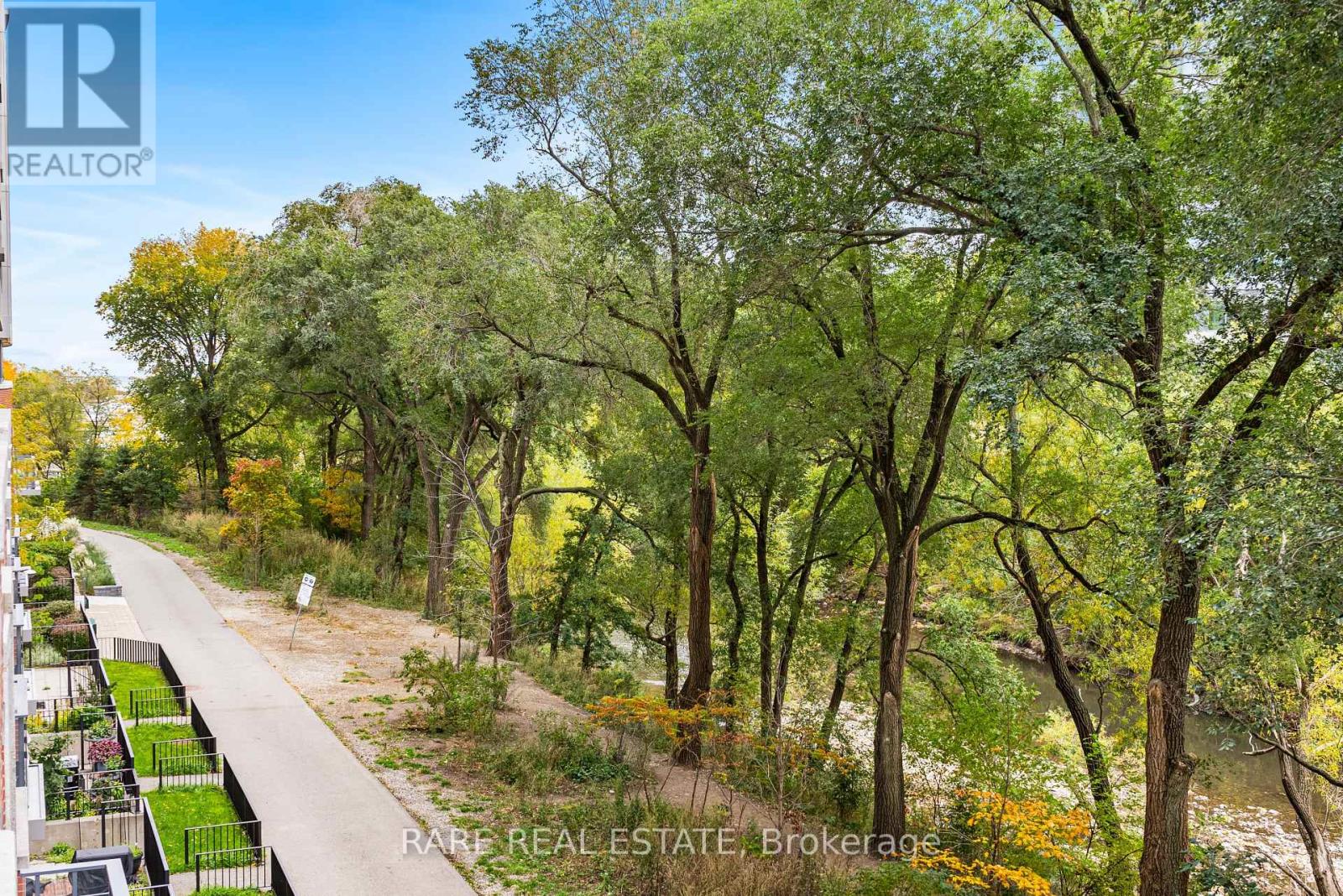 301 - 2220 LAKE SHORE BOULEVARD W