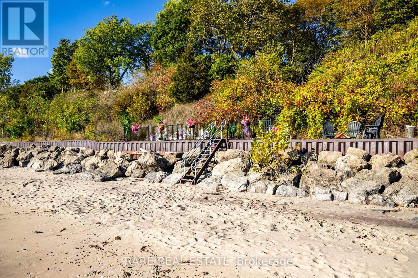 735 LAKESHORE ROAD E