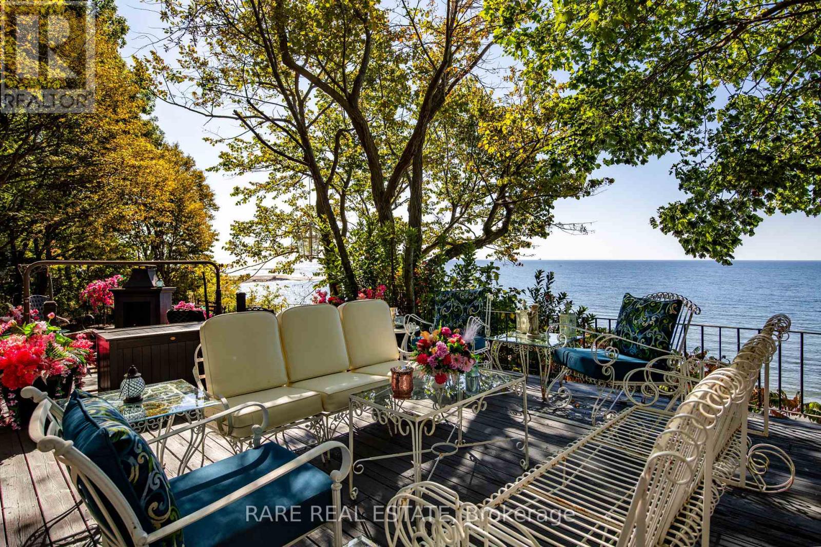 735 LAKESHORE ROAD E