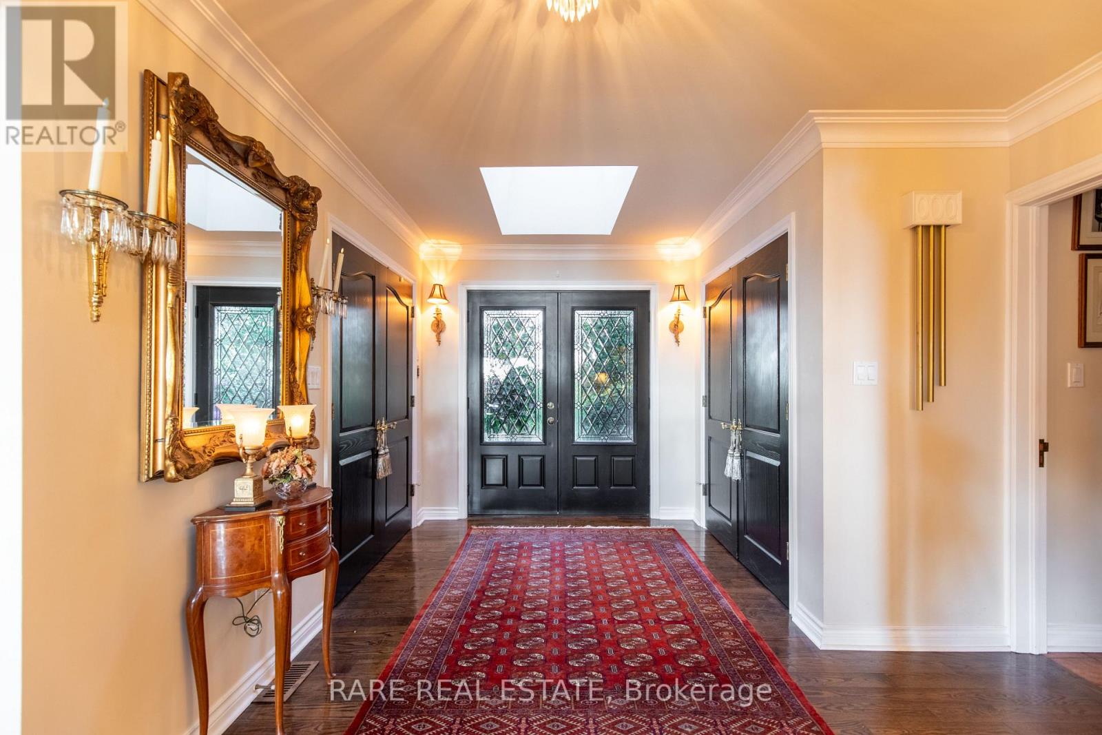 735 LAKESHORE ROAD E