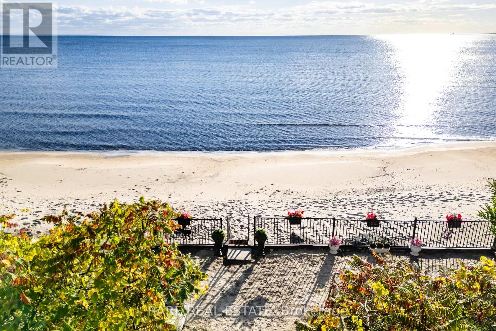 735 LAKESHORE ROAD E