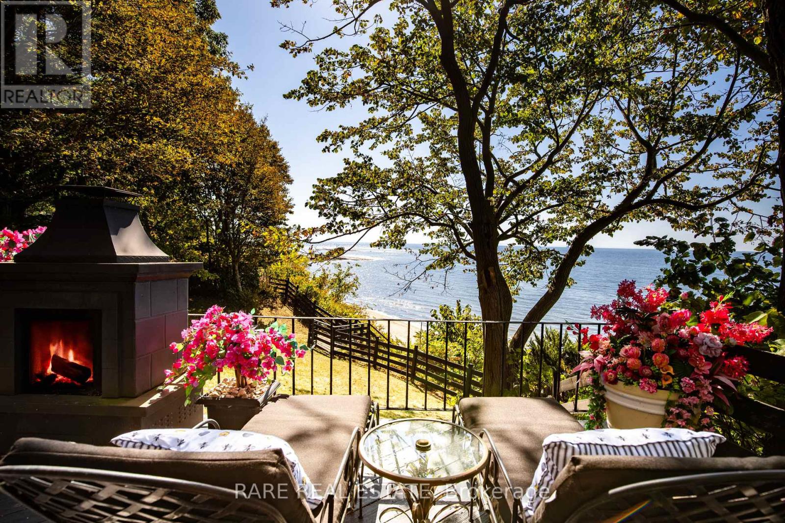 735 LAKESHORE ROAD E