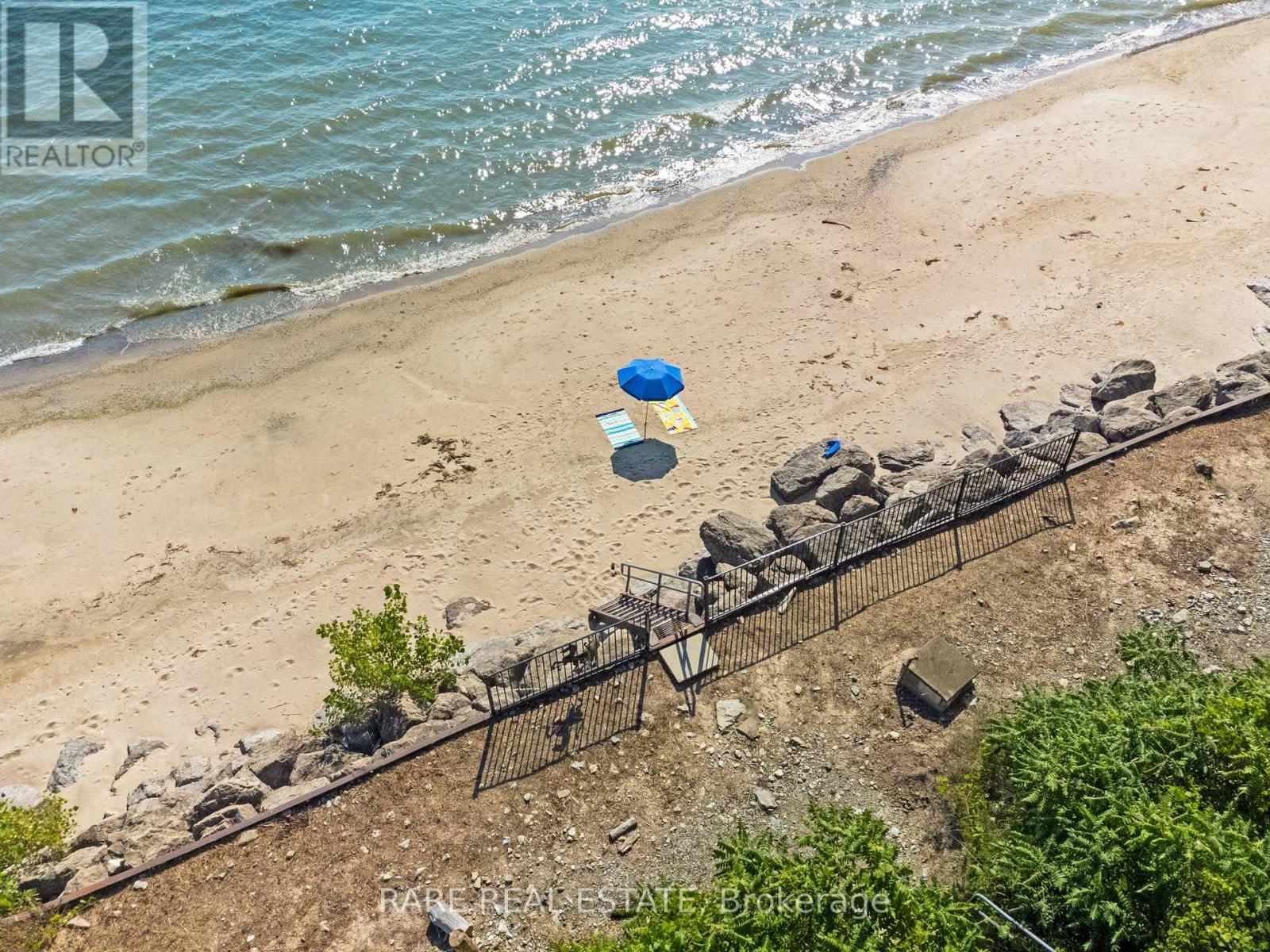 735 LAKESHORE ROAD E