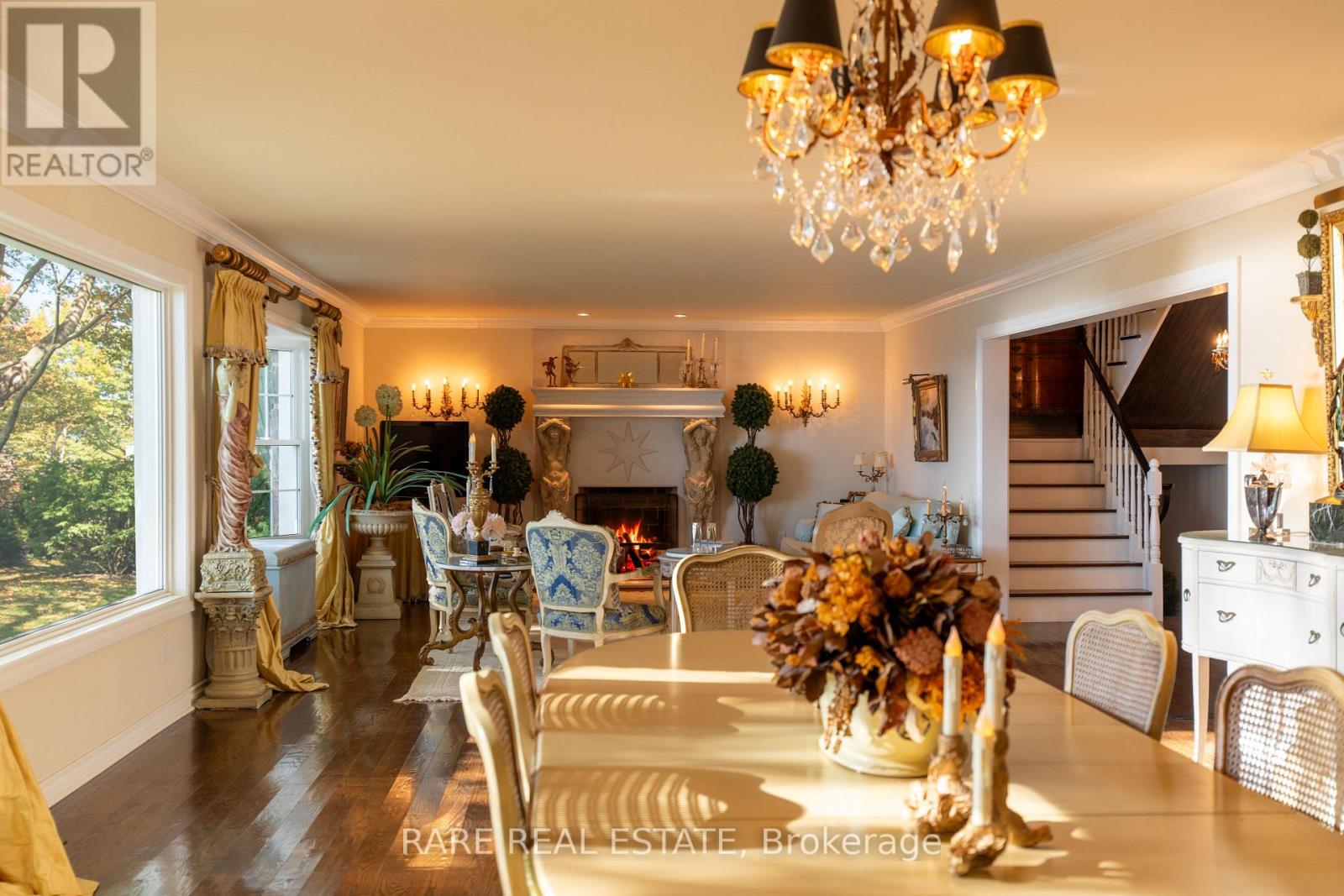 735 LAKESHORE ROAD E