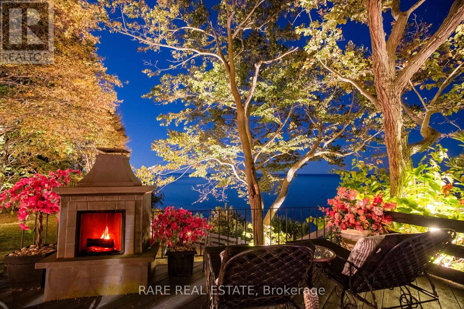 735 LAKESHORE ROAD E