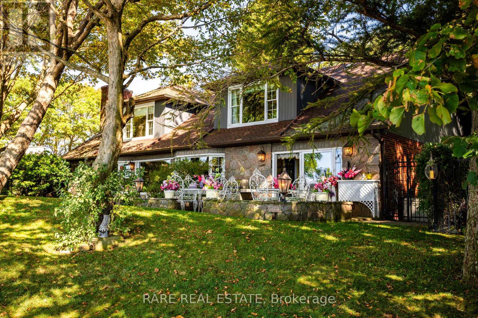 735 LAKESHORE ROAD E