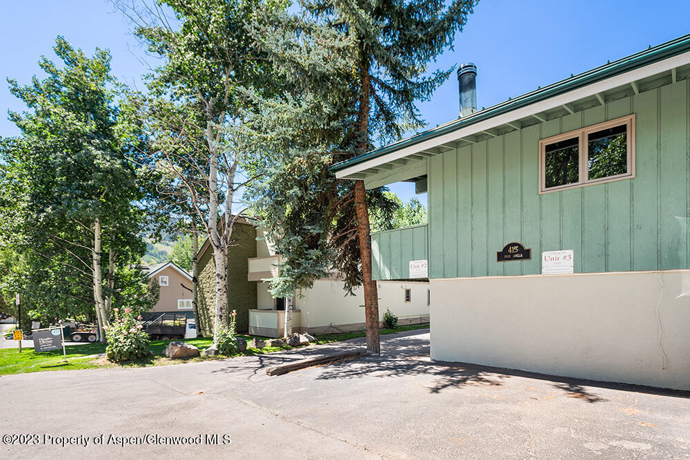 415 Park Circle, 5