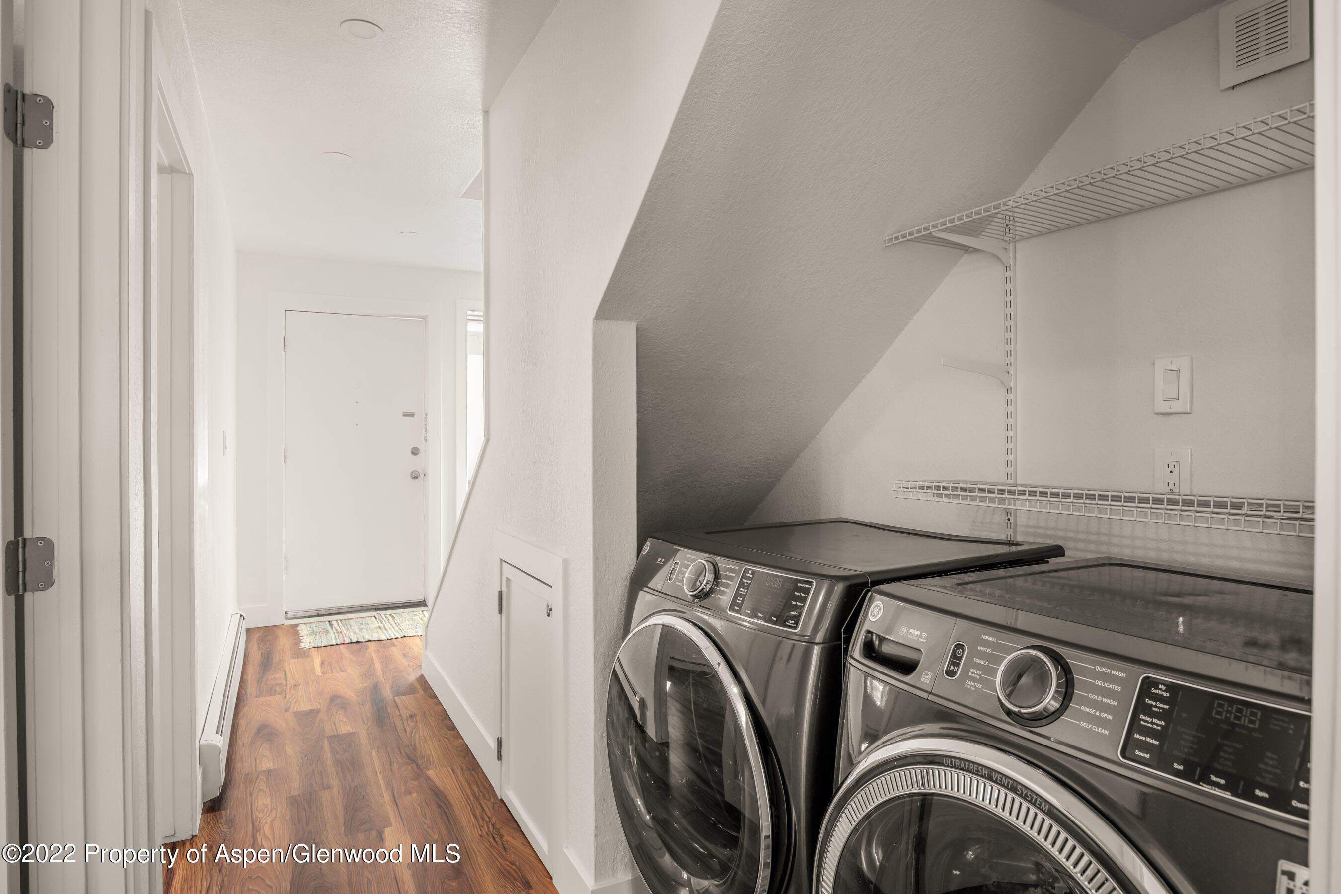 415 Park Circle, 5