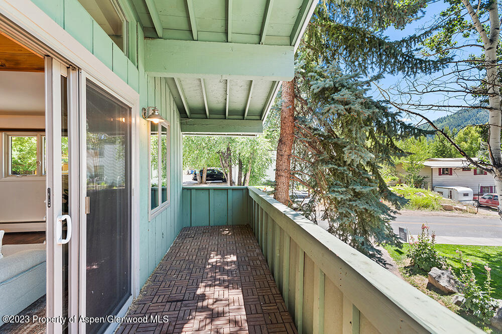 415 Park Circle, 5