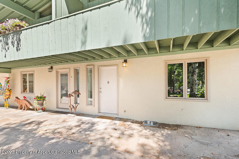 415 Park Circle, 5