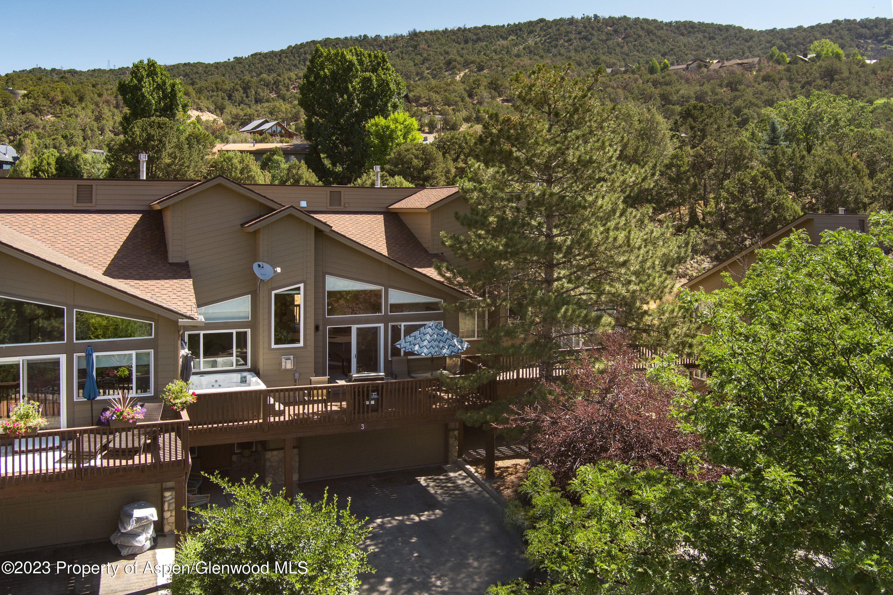 3 Pine Ridge Road